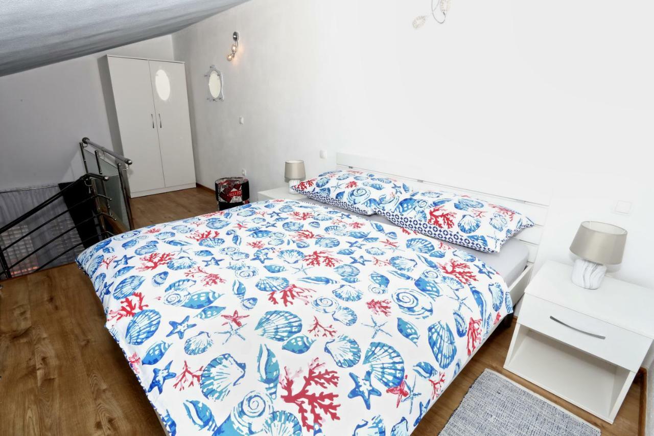 Apartman Kristian Трогир Екстериор снимка
