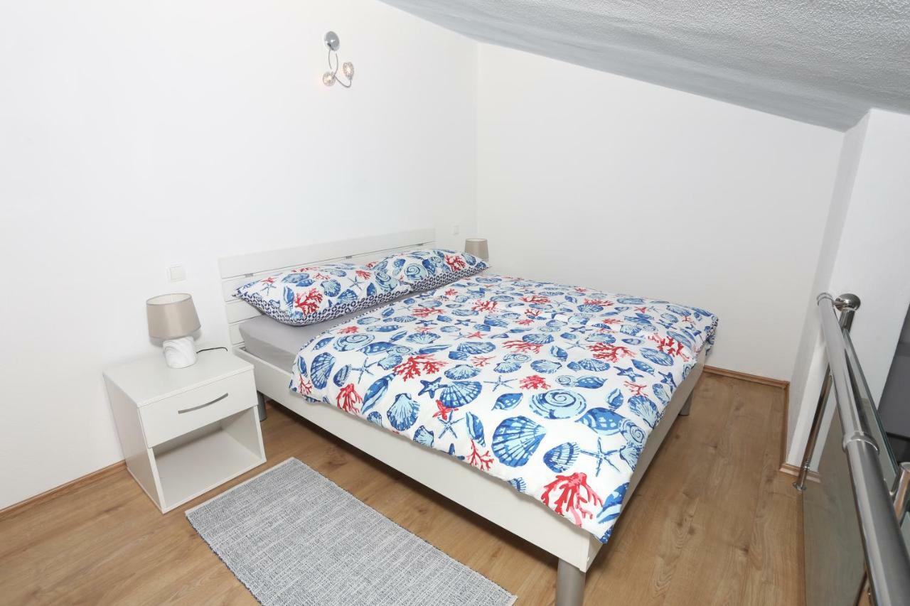 Apartman Kristian Трогир Екстериор снимка