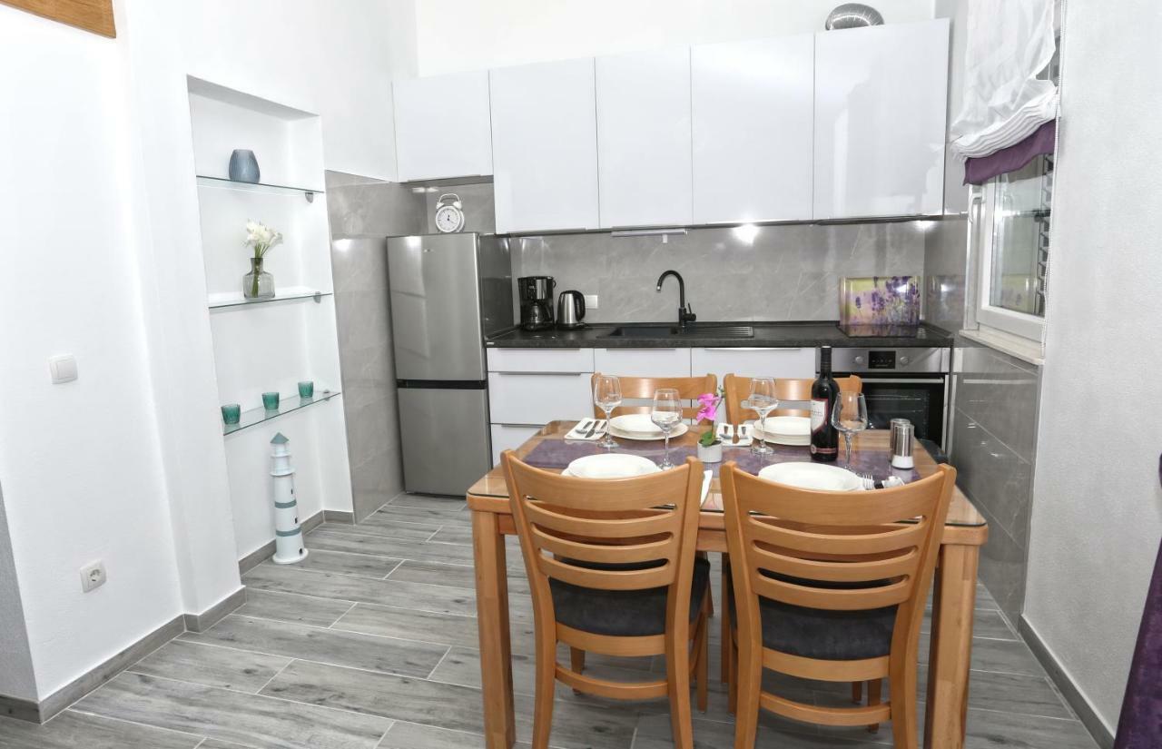 Apartman Kristian Трогир Екстериор снимка